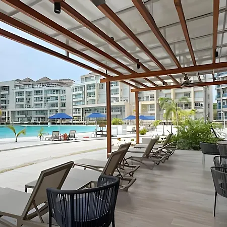 Vista A La Playa Artificial Baia Kristal Cartagena Apartment Cartagena