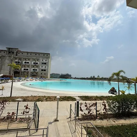 Apartamento Vista a la Playa Artificial Baia Kristal Cartagena *